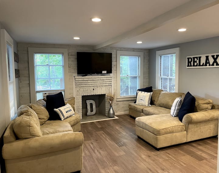 Cozy 3 Bedroom Cottage With A Short Walk To Beach - La Rivera, Pelham