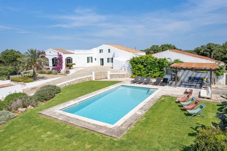 Private villa with spectacular sea views