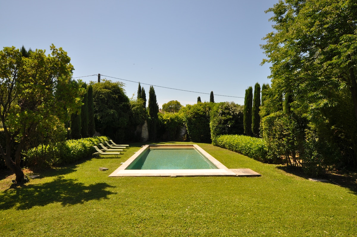 Villa Saint Roch - Villas for Rent in Le Thor, Provence-Alpes-Côte d ...