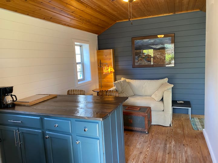 The Petite Cabin - Phoenicia, NY