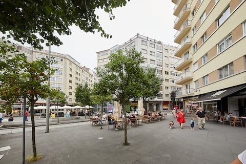 Centrally located apartment,Avenida del Ensanche.