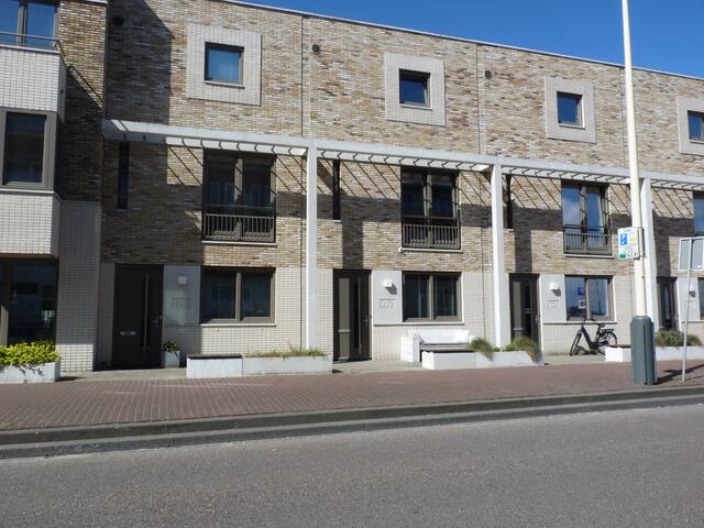 Kranenburg Beach House – 200m van het strand! gallery image 4