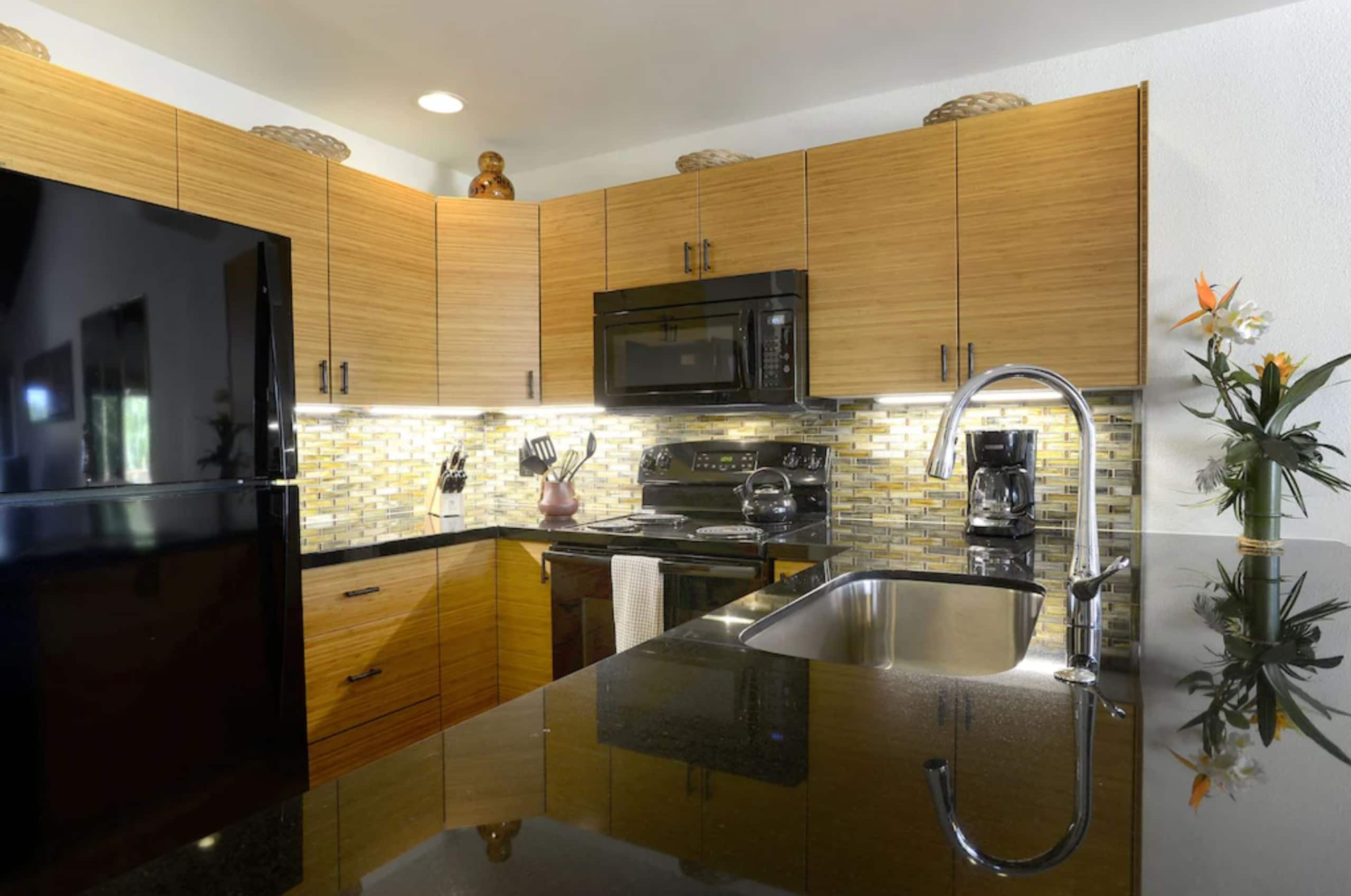Condo in Kihei · ★5.0 · 2 bedrooms · 3 beds · 2 private baths - Image 5