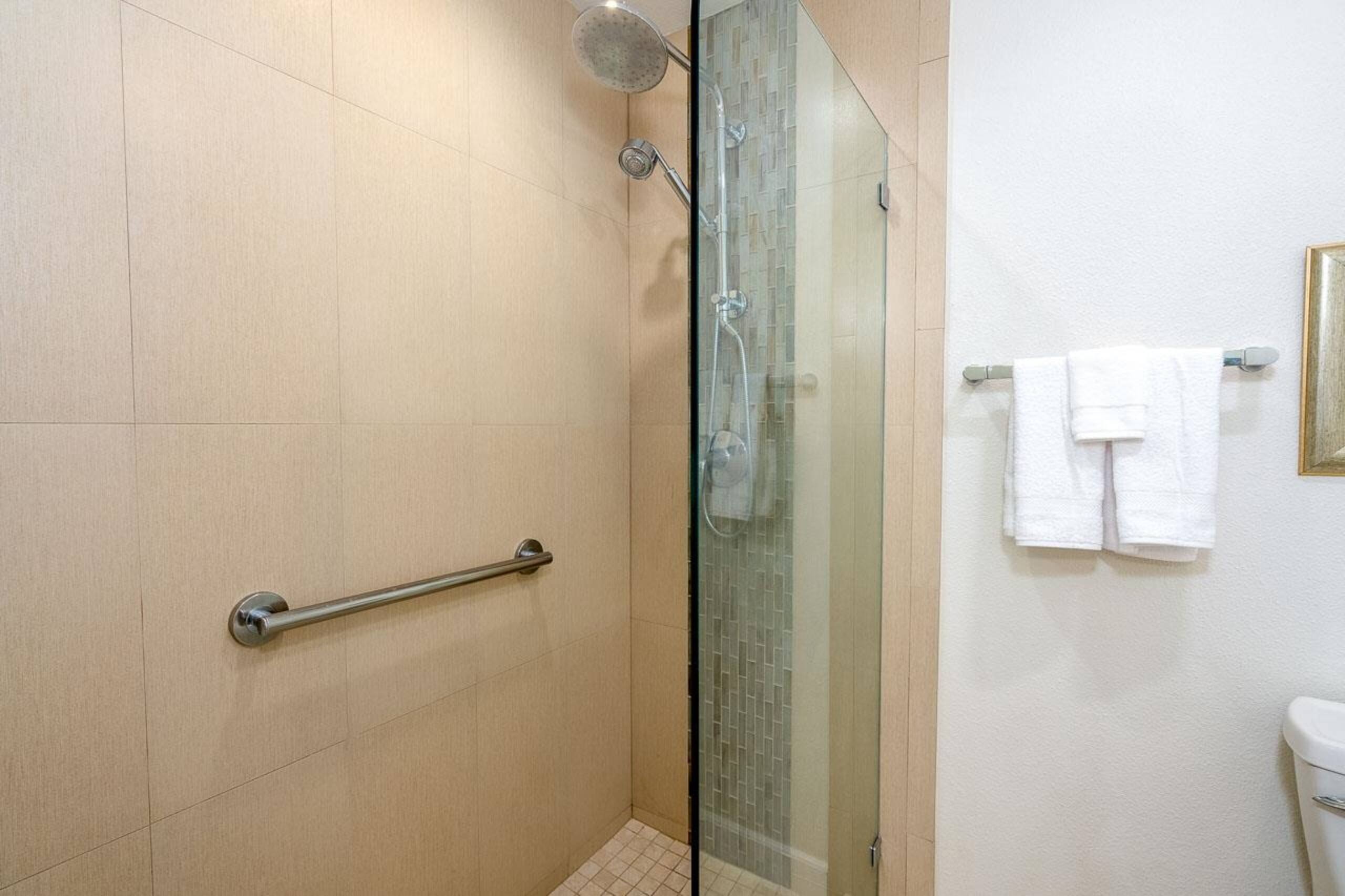 Condo in Kihei · ★5.0 · 2 bedrooms · 3 beds · 2 private baths - Image 16