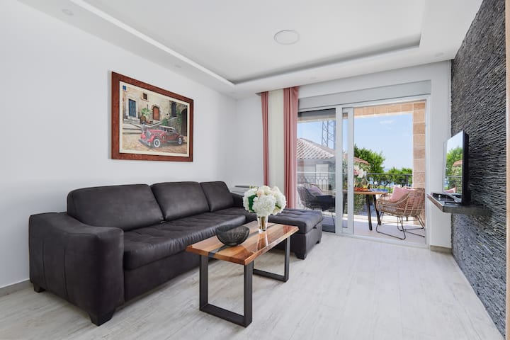 Carpe Diem 3 With Outdoor Pool And Sea View - Kotor