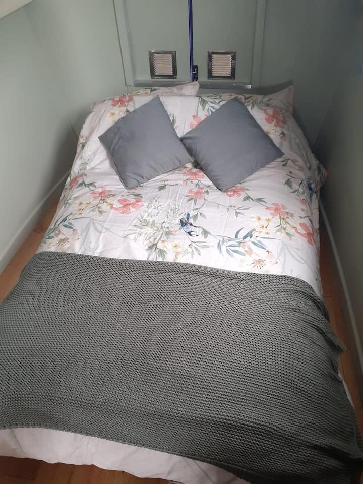 双人沙发床（最多2人）