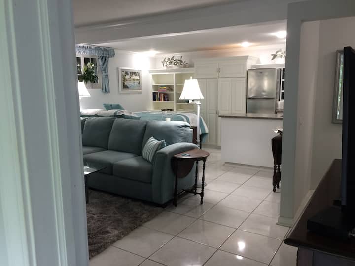 Top 10 Airbnb Vacation Rentals Near Skaneateles Lake, USA Trip101