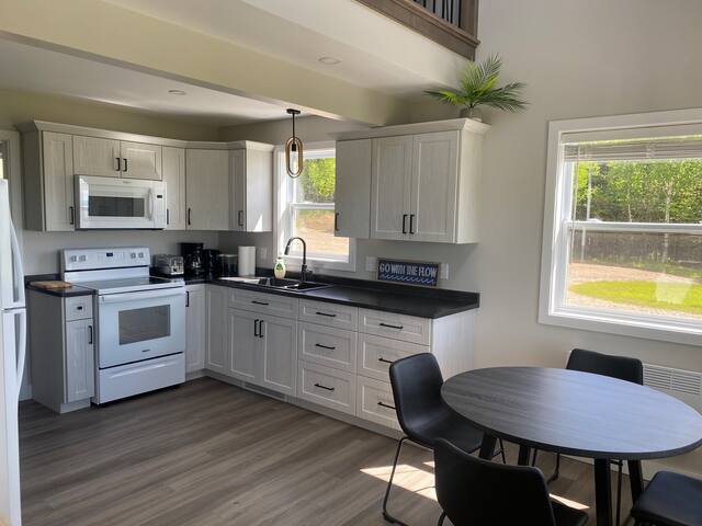 *NEW* 3 Bedroom Tidal View Cottage #2