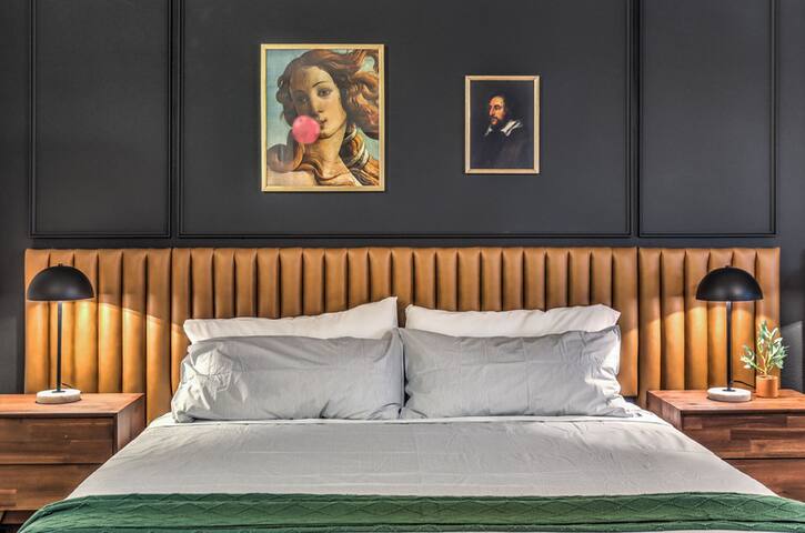 Stylish Luxury 7BR/3BA, Pool/Hot tub gallery image 5