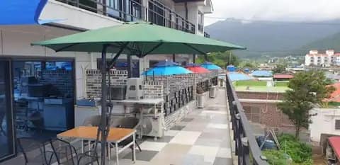 J&J Pension with a view of Sangju Beach (3-minute walk from the beach, Ocean View, New Pension, Room