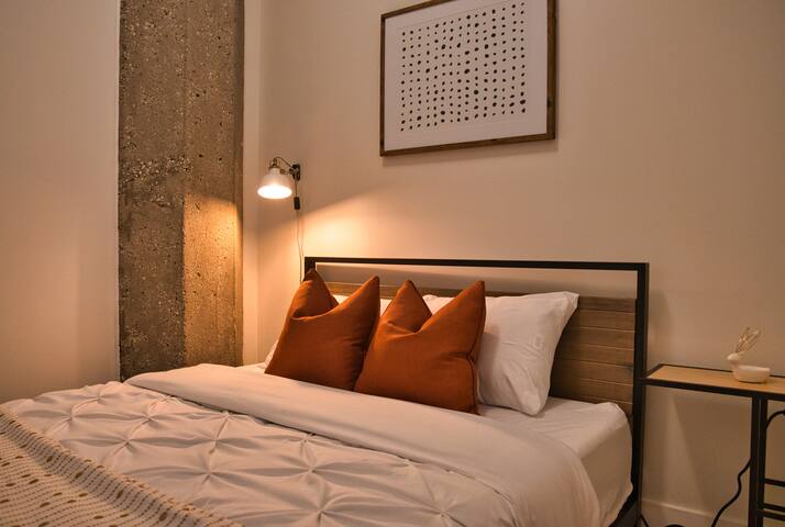 Luxury 3BR Suite w/Patio, Skyline Near McCormick gallery image 3