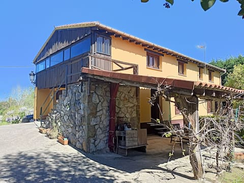 House with garden in Rubayo, near the sea