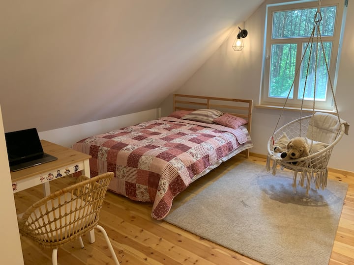 חדר שינה צעיר למעלה
