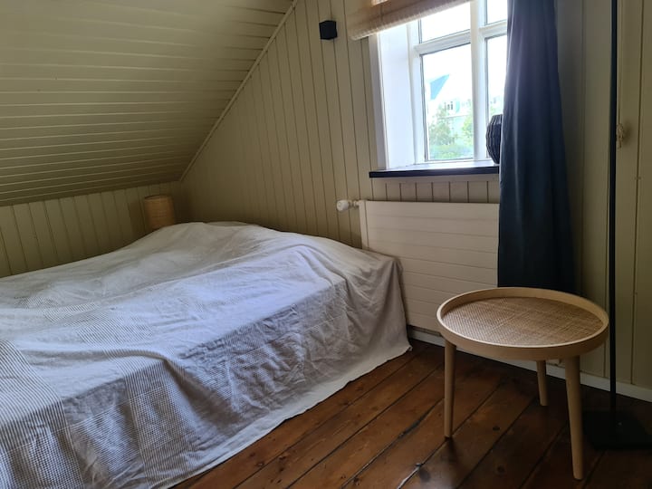 Chambre avec lit double