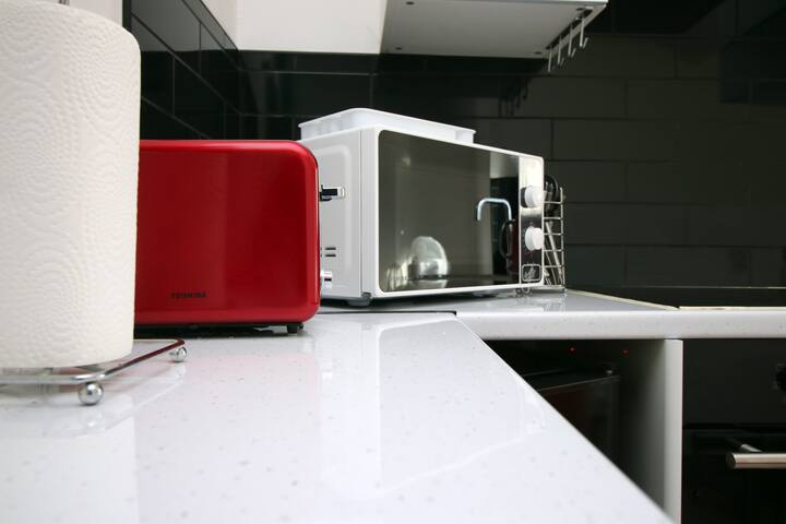 Modern 2 Bedroom Flat In Swansea, Free  Parking - Swansea