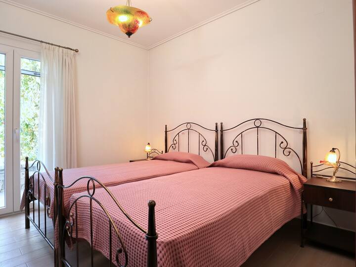 Chumba cha kulala chenye vitanda viwili