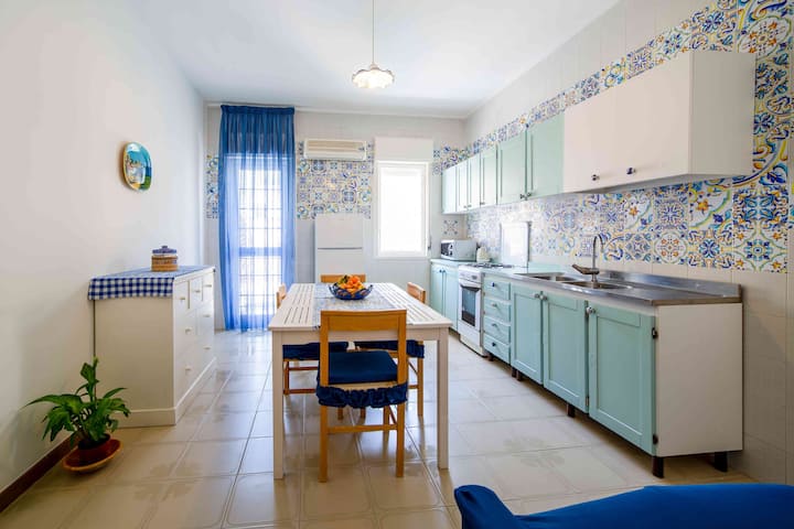 Blue Shell | Spacious Apartment In The City Centre - Castellammare del Golfo