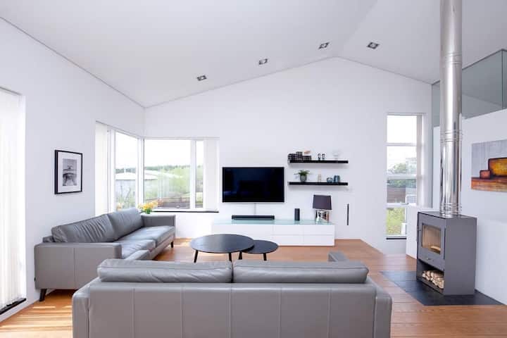 Lovely And Spacious Reykjavik Space With Hot Tub. - Reykjavik