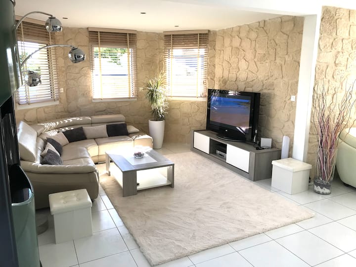 Spacieuse Villa 4* Avec Piscine Intérieure - Plouha