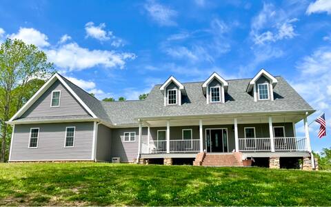 Private & Cozy Home, Close to Lake
