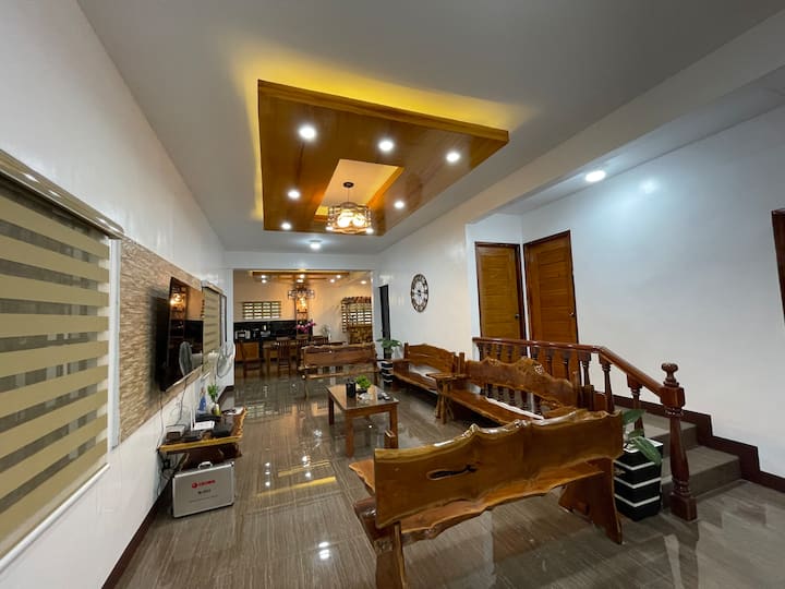 Tagaytay Transient House, 4 Bedrooms, Billiard - Indang
