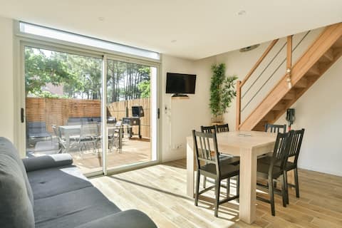 Top Airbnb: 3-bedroom duplex, forest view, 200 m from the ocean ★★★ à Mimizan