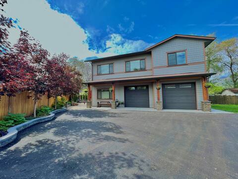 Suite Red Maple 2BR Vacation Rental