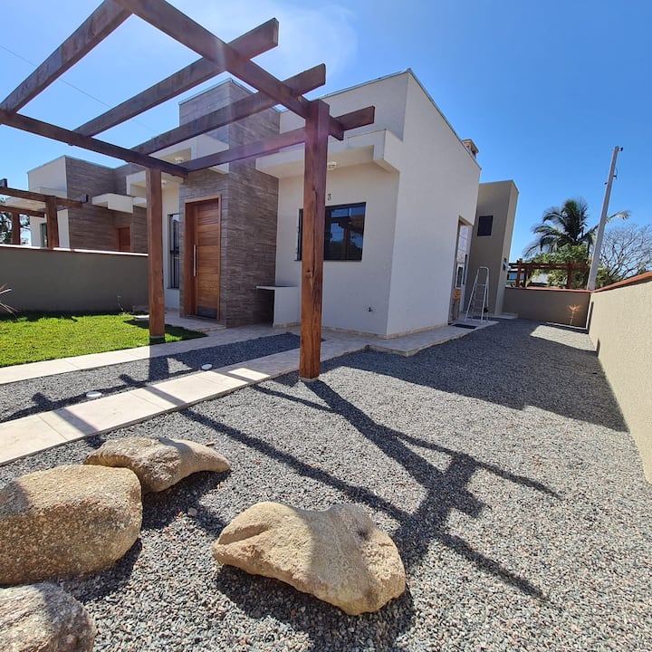 A Jóia De Itapoá: 
Casa Com Ar Condicionado/suíte - イタプア