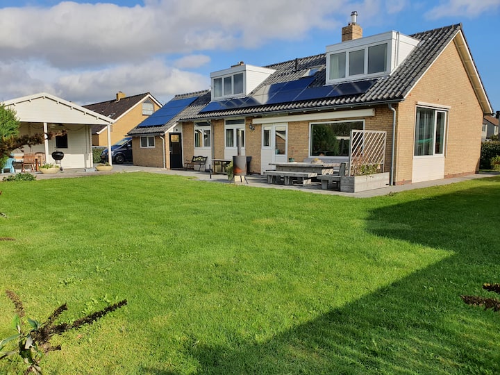 3 Bedroom Family House, Big Yard 200m From Beach - Callantsoog