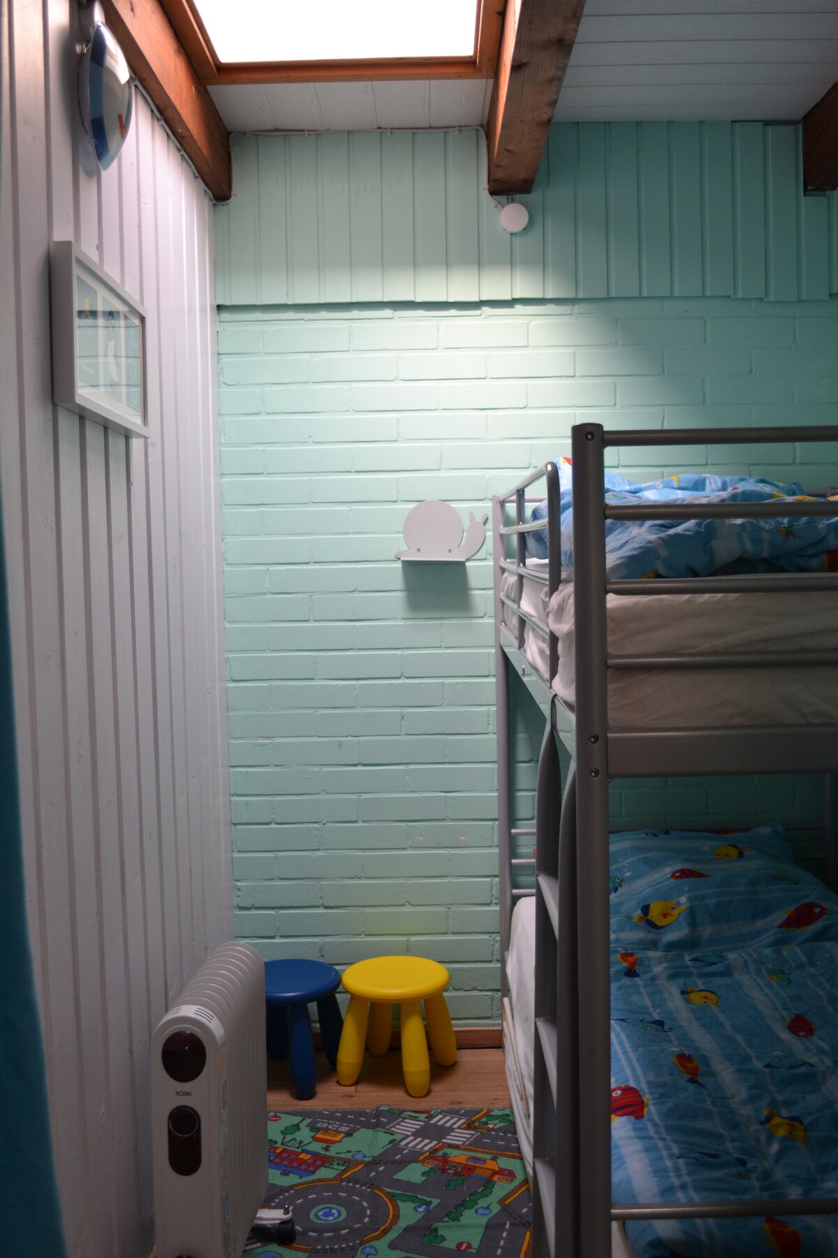 Habitación apta para niños. Se puede sacar una tercera cama. 