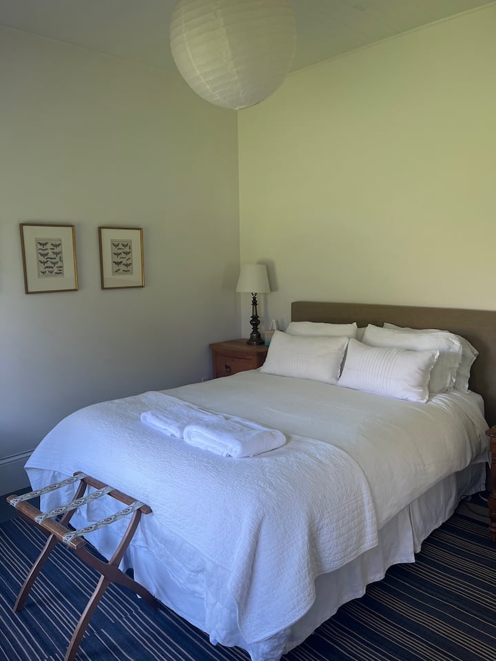 Charmante slaapkamers met veel licht en uitzicht.
