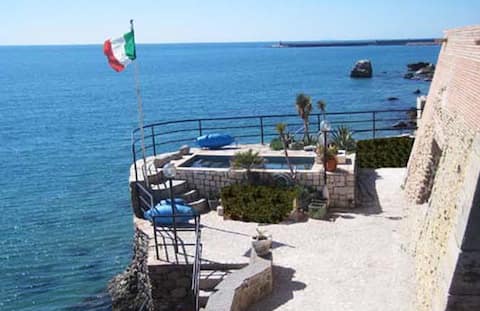 Apt 1 Costiera Tower with private sea access
