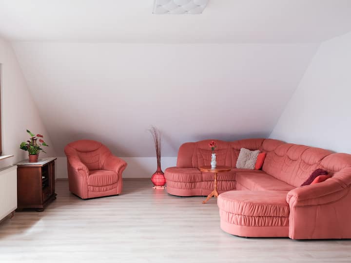 Schöne Und Helle Dachgeschosswohnung Auf Dem Land - Ostrach