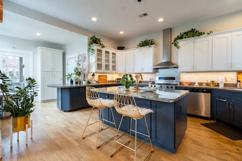 Top Airbnb: Beautiful & bright apartment in heart of SF in Hayes Valley