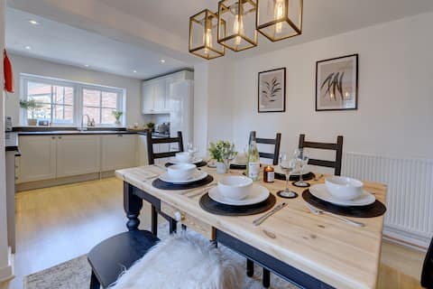 Kist Accommodates - Duck Hill Cottage | Parking