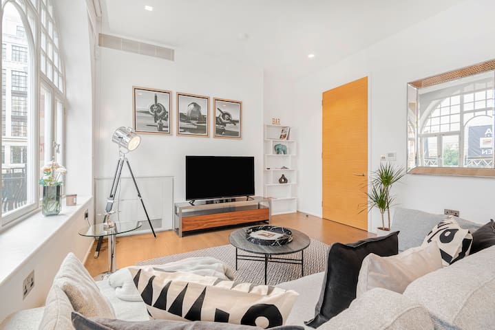 By Oxford Circus in Great Style gallery image 2