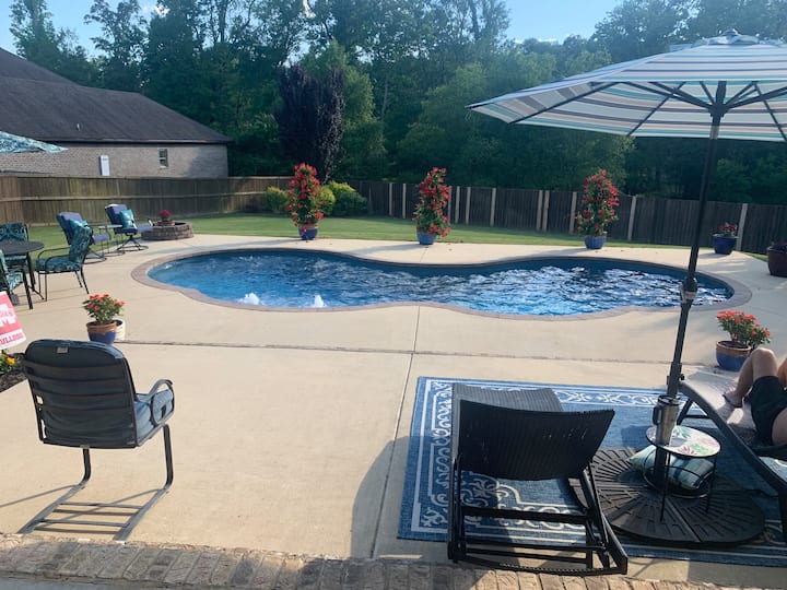 Spacious 4 bedroom 3 1/2 bath home with pool Houses for Rent in