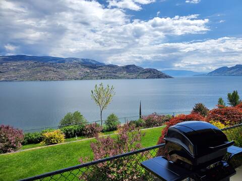 The Peach Sunrise Studio - Panoramic Lake Views!