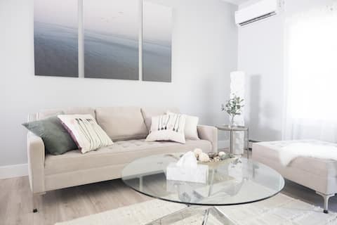 New 4-bedroom Townhouse Close to downtown