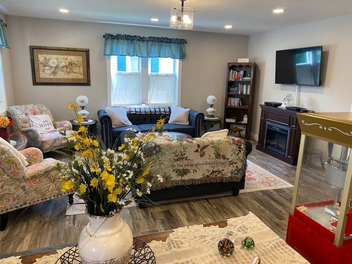 Experience Mohican! River Room Houses for Rent in Loudonville, Ohio