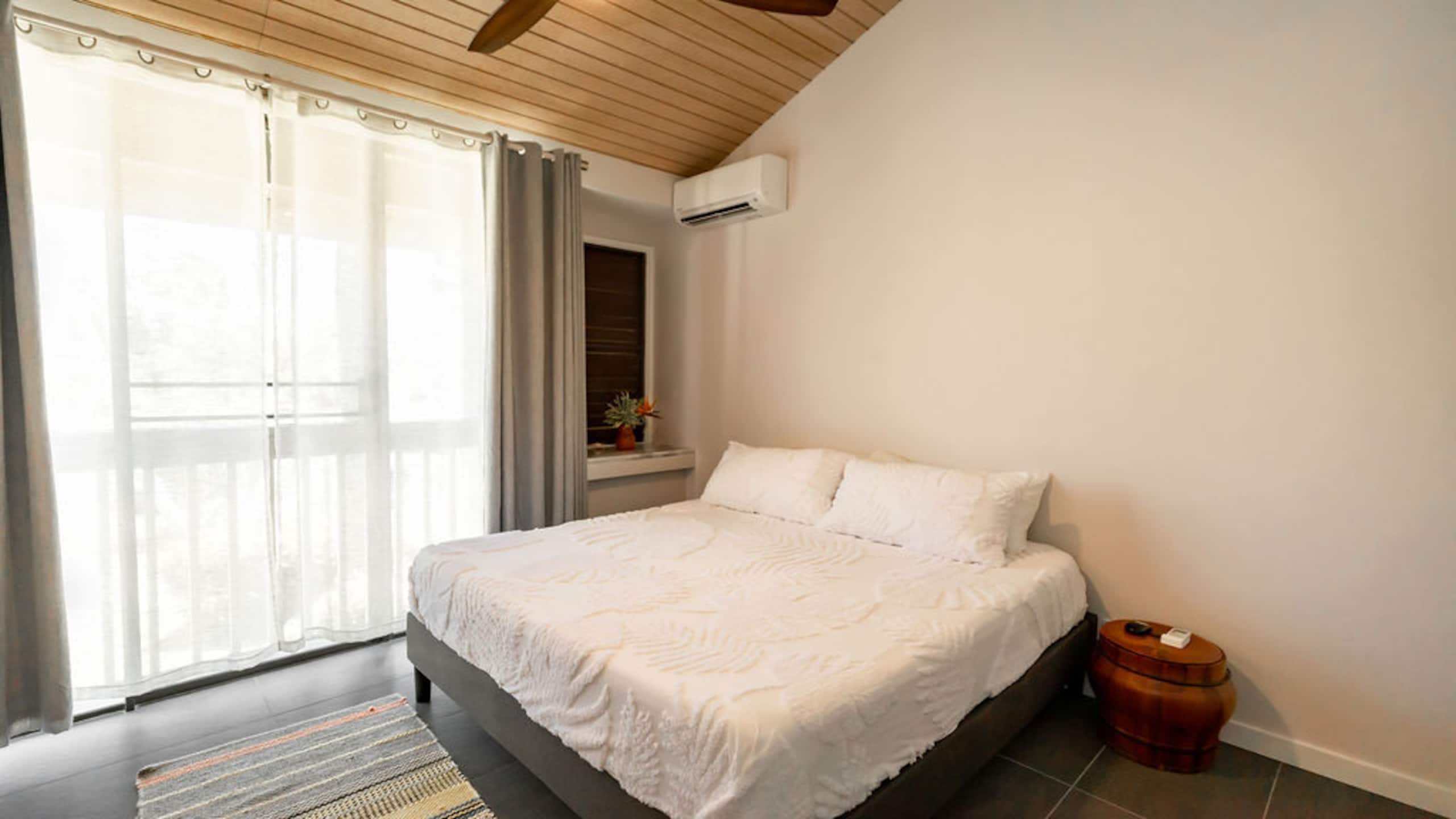Condo in Kahuku · ★4.97 · 2 bedrooms · 3 beds · 2.5 private baths - Image 29