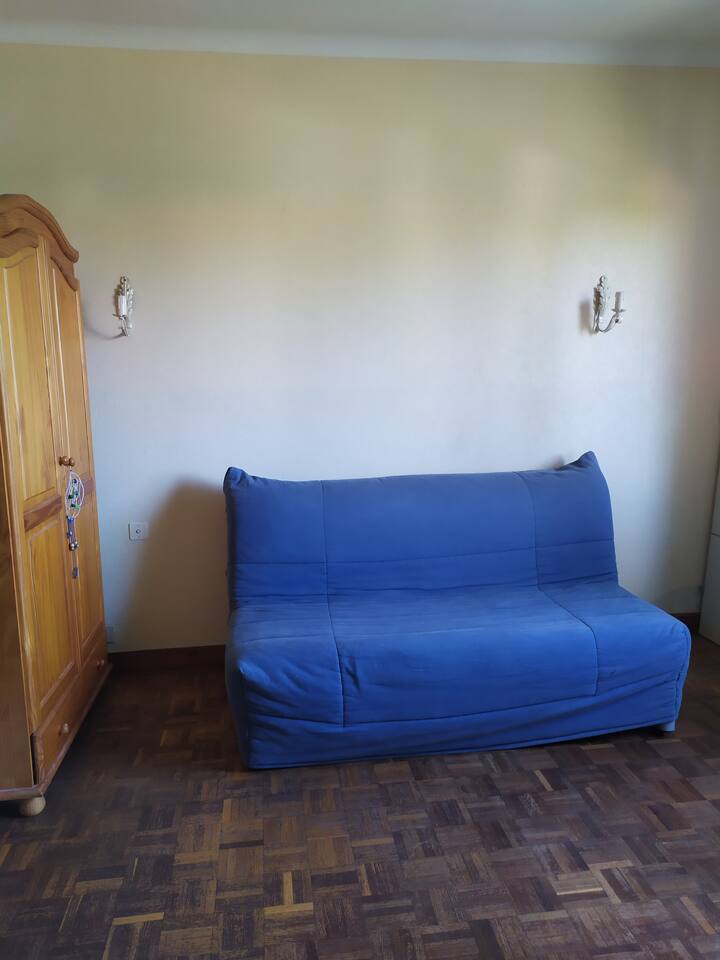 Druhá spálňa s rozlohou 16 m ² a 160 BZ, veľmi pohodlná  (podľa našich hostí), možnosť priniesť si matrac a pridať posteľ. 
