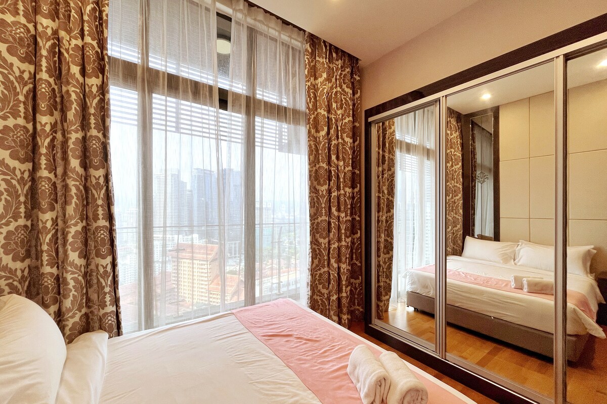 第二间卧室：

- 1张加大双人床（由2张单人床合并）
- 2条浴巾
-衣柜
-阳台通道