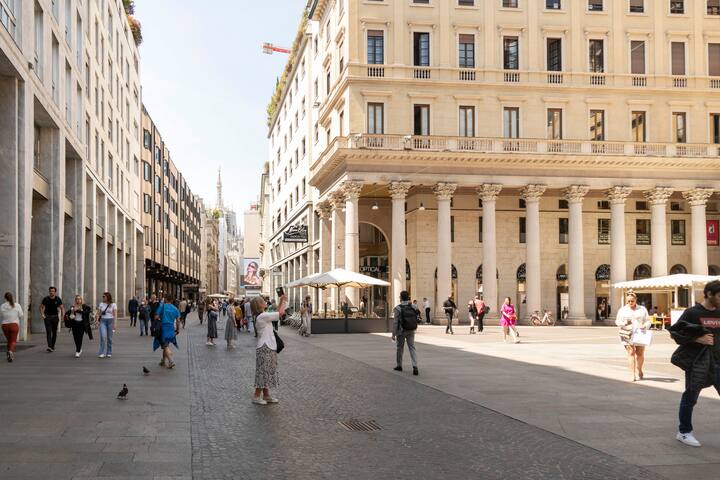 Elegance apartment, Next to the Duomo, city center gallery image 2