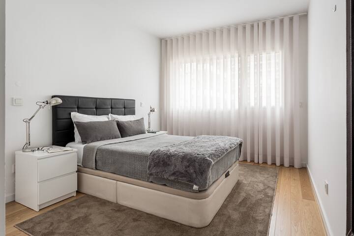 Modern 3BR with Terrace in Benfica by Host For Us gallery image 5