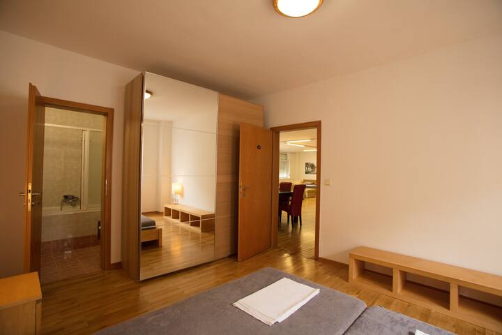 Lovely 4 bedroom apartment with two bathrooms gallery image 5