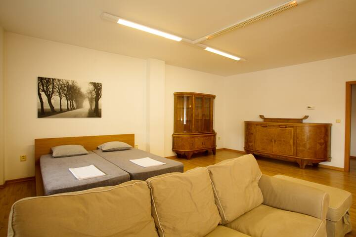 Lovely 4 bedroom apartment with two bathrooms gallery image 3