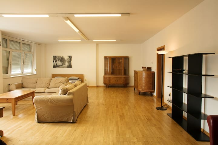 Lovely 4 bedroom apartment with two bathrooms