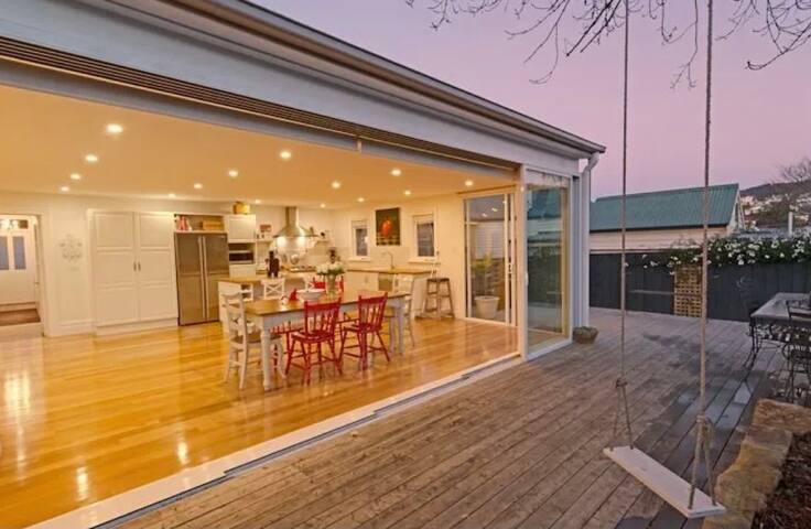 Relax! Light filled renovated home away from home gallery image 2