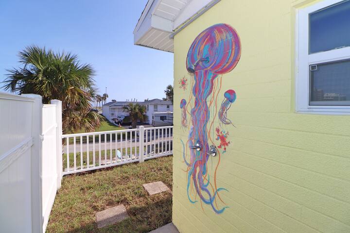 Rare Find, 6+ Prk, Oceanviews, Steps to Beach!